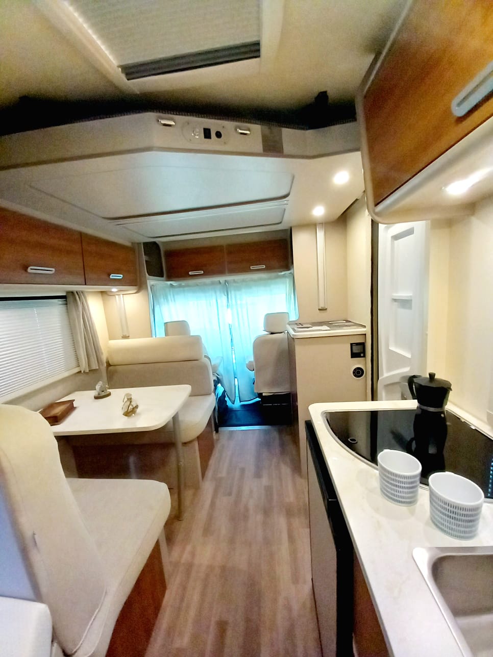 Rimor Hygge 12 Plus salón y cocina